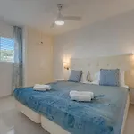 Ponderosa Ocean View 407 דירה